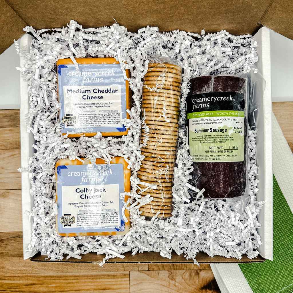 Hark the Herald Angels Sing Gift Box - 2 Cheese, Crackers and Summer Sausage